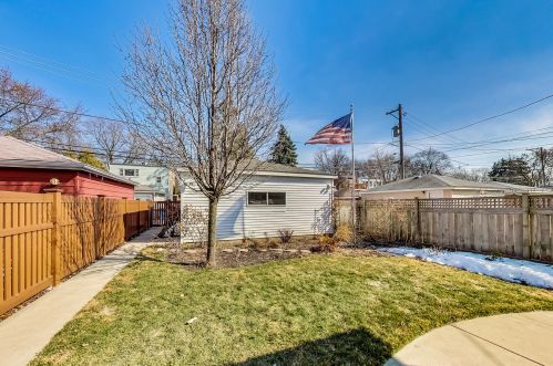 6147 Melvina Ave, Chicago IL 60638-4305 exterior