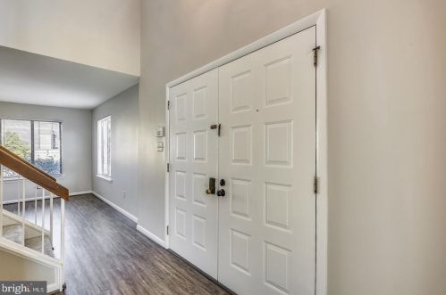 7834 Muirfield Ct, Rockville MD  20854-4077 exterior