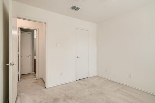 6600 Doyal Dr, Austin TX 78747-3902 exterior