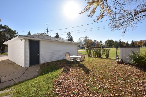 5606 Prt Ave, Milwaukee WI 53223-4121 exterior