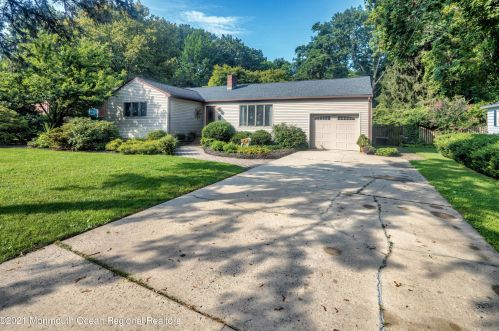 8 Rutgers Dr, Red Bank, NJ 07704