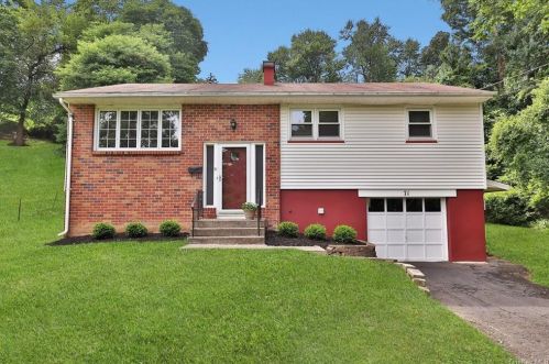 71 Jay St, Stony Point, NY 10980-1309