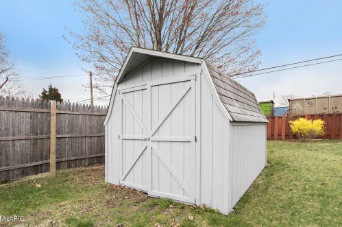 2113 Norman Ave, Meskegon MI  49441-3461 exterior