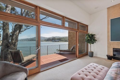 2 De Silva Is Dr, Mill Valley CA 94941-3004 exterior