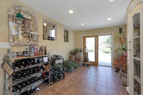 54 Quebec Dr, Huntington Station NY 11746-3870 exterior