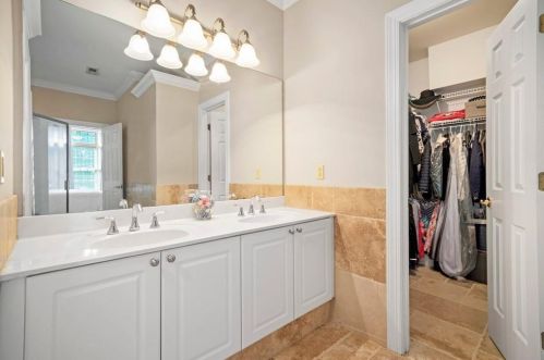 331 Carpenter Dr, Atlanta GA  30328-5054 exterior