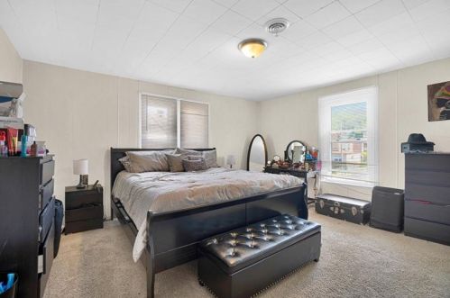 24 Mainsgate St, Pittsburgh PA 15205-2247 exterior