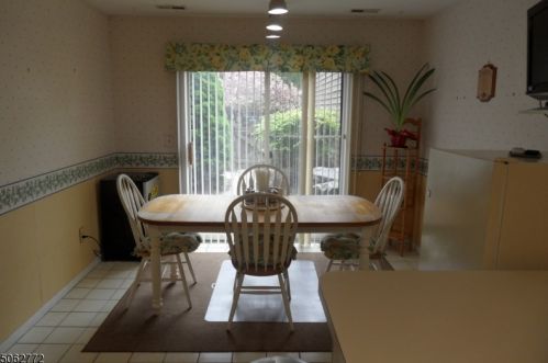 162 Hidden Hollow Ct, Edison NJ  08820-1063 exterior