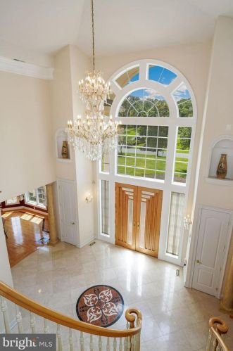 12705 Greenbriar Rd, Rockville MD 20854-6324 exterior