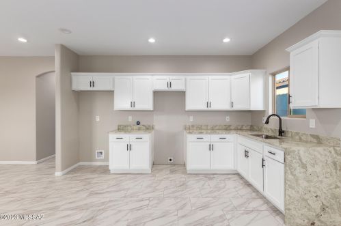 25 Elm St, Tucson, AZ 85705-6535