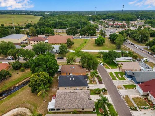 9616 Long Meadow Dr, Tampa FL  33615-1236 exterior