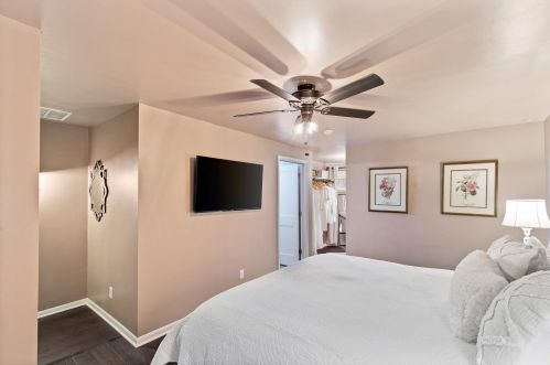 4020 Prospect Ave, Milwaukee WI 53211-2116 exterior