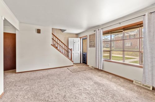 5006 Colonial Ct, Milwaukee WI 53220-2013 exterior