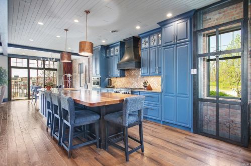 221 Mishawaka Ave, Mishawaka IN 46545-6015 exterior