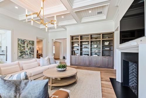 5431 Exeter Blvd, Phoenix AZ 85018-3227 exterior