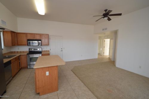 6493 Stadium Pkwy, Tucson AZ  85756-8471 exterior