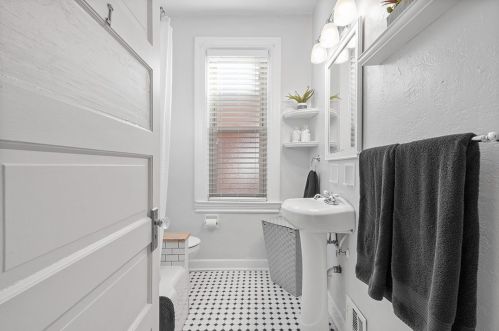 3475 Shadeland Ave, Pittsburgh PA 15212-2253 exterior