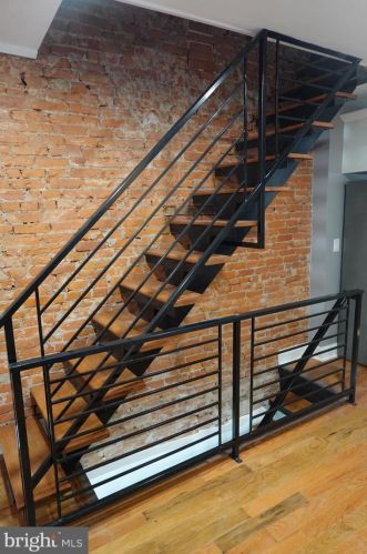 1525 Hicks St, Philadelphia PA  19146-4820 exterior