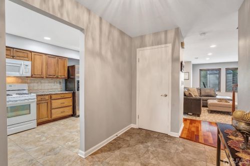 8 Victory Ct, Old Bridge, NJ 08857-1940