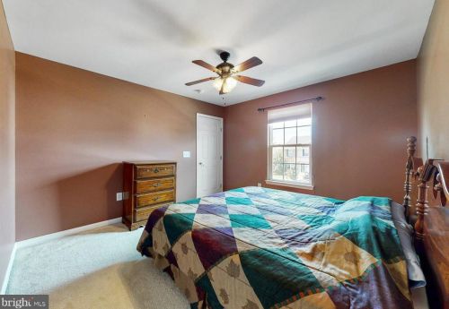 1076 Huntington Rd, Quakertown PA 18951-5054 exterior