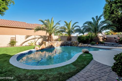 16003 9th Pl, Phoenix AZ  85022-3107 exterior