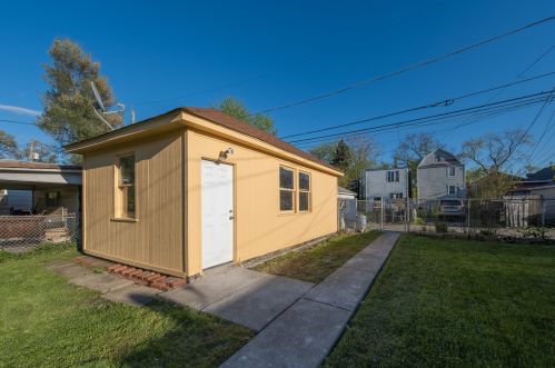 715 92nd St, Chicago IL  60619-7603 exterior