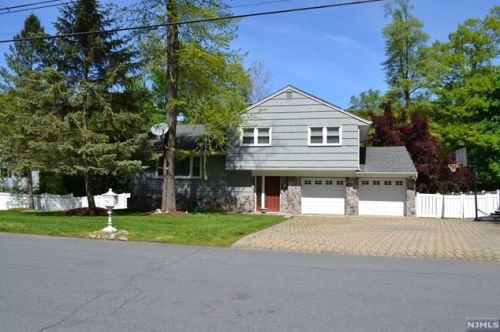 5 June Ln, Montvale, NJ 07645-2015