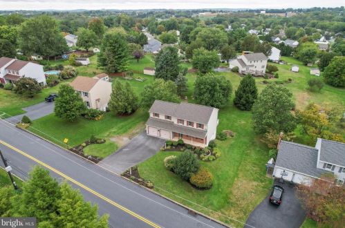 1739 Conard Rd, Lancaster PA 17602-1302 exterior