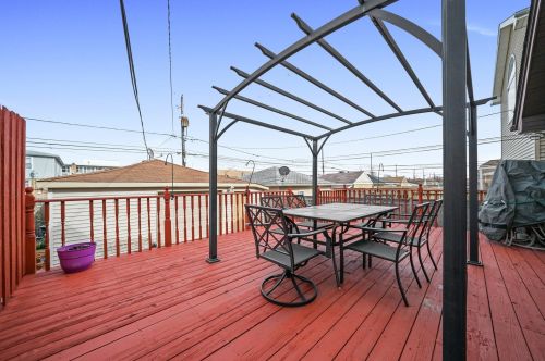 6129 Mcvicker Ave, Chicago IL 60638-4325 exterior