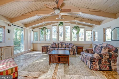 317 Kraft Ct, Camden NJ 08107-1075 exterior