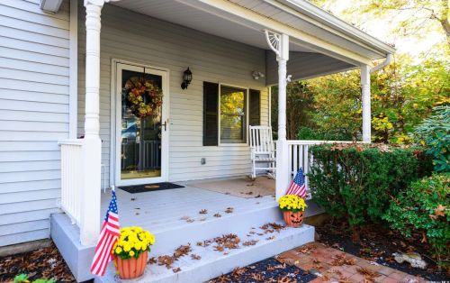 10 Prospect Dr, Huntington Station, NY 11746-2921