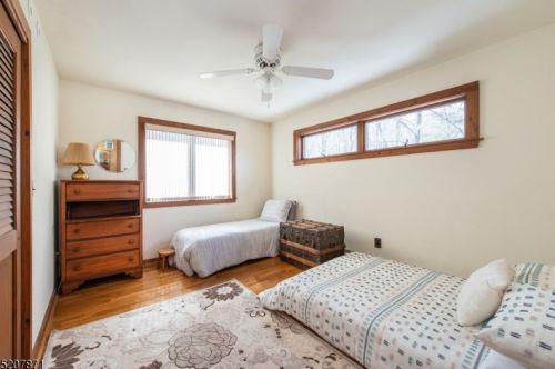 438 Shore Trl, Sparta NJ  07871-1427 exterior