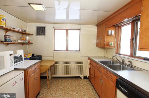 223 Washington St, Huntingdon PA 16652-1525 exterior