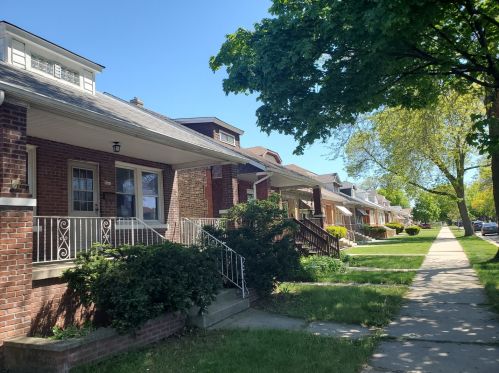 2635 Mango Ave, Chicago, IL 60639-1210