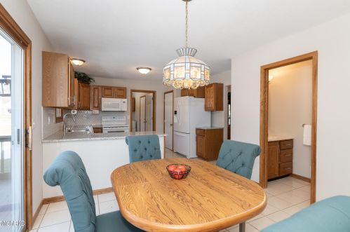 10400 Roger St, Kalamazoo MI 49002-7185 exterior