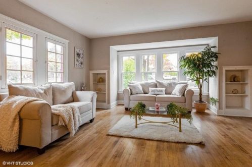 5523 Washington Blvd, Milwaukee, WI 53208-1646