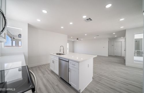 9605 Navajo Pl, Chandler AZ 85248-7119 exterior