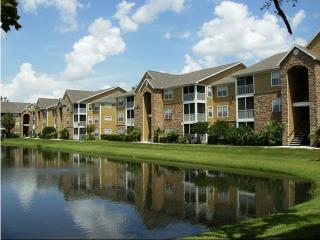 6820 Hillsborough Ave, Tampa FL  33610-4111 exterior