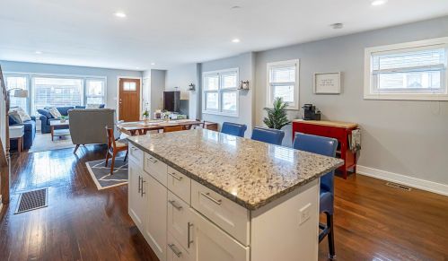 4310 Bernard St, Chicago IL 60618-1109 exterior