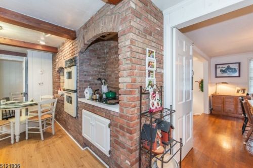 12 Schoolhouse Ln, Morristown NJ 07960-3323 exterior