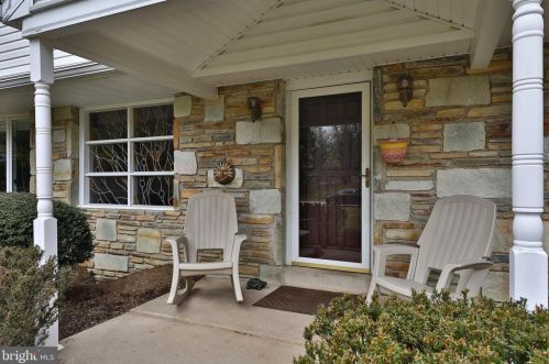 425 Wingate Rd, Huntingdon Valley, PA 19006-8421