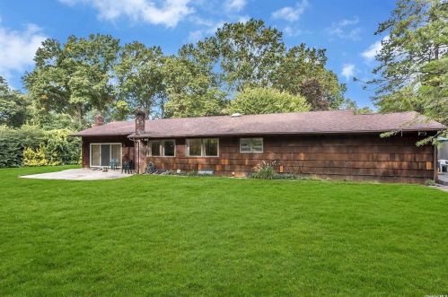 6 Rigger Ct, Huntington Station NY 11746-2828 exterior