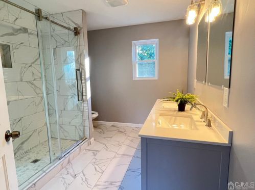 54 Howard Ave, Edison NJ  08837-3432 exterior