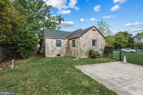 3432 Memorial St, Alexandria VA 22306-1548 exterior