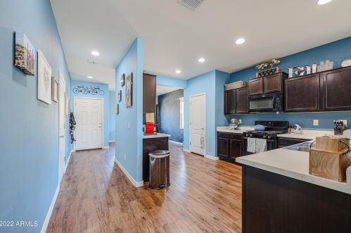 4022 81 Dr, Phoenix AZ 85043-1561 exterior