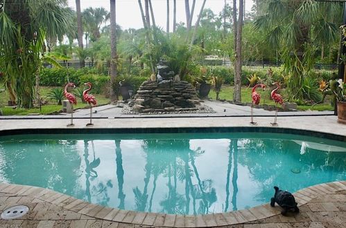 2832 Coco Lk Dr, Naples FL 34105-4514 exterior