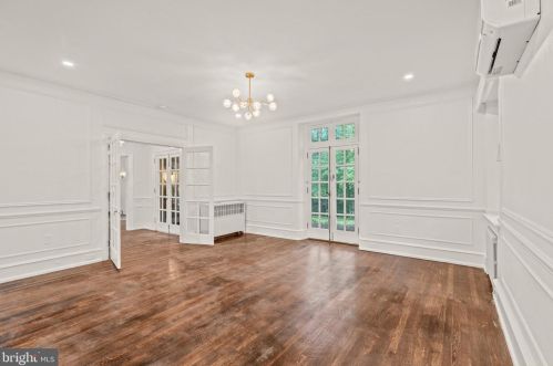 6424 City Ave, Philadelphia PA 19151-2410 exterior