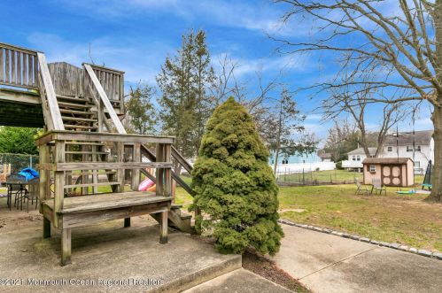 612 Grove Ave, Edison NJ 08820-3229 exterior