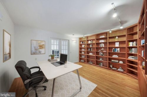 10618 Great Arbor Dr, Rockville MD 20854-4220 exterior