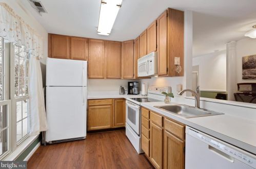 2301 Foxmeadow Cir, Limerick PA 19468-1566 exterior